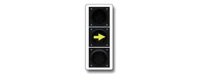 Билет №16, вопрос №6: Как следует поступить водителю при переключении такого сигнала светофора?
